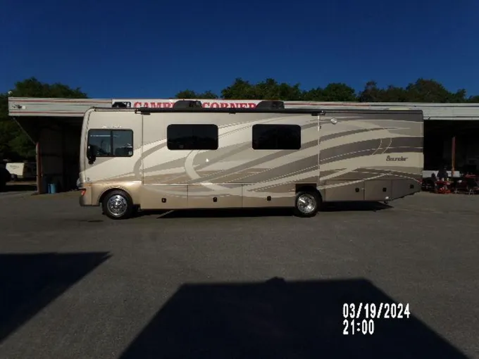 2015 Fleetwood Bounder 35K 36ft for Sale