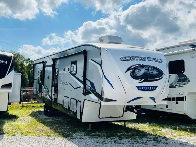 2023 Forest River Cherokee Arctic Wolf Suite 3770 37ft for Sale