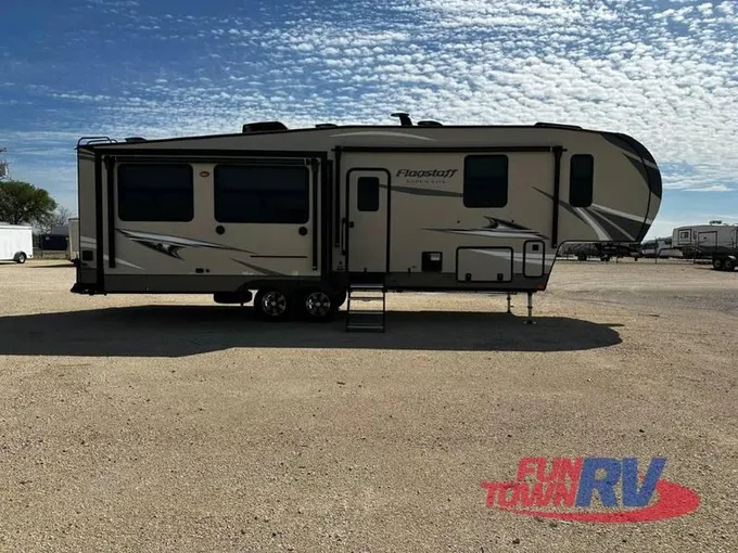 2021 Forest River Flagstaff 529RKB 36ft for Sale