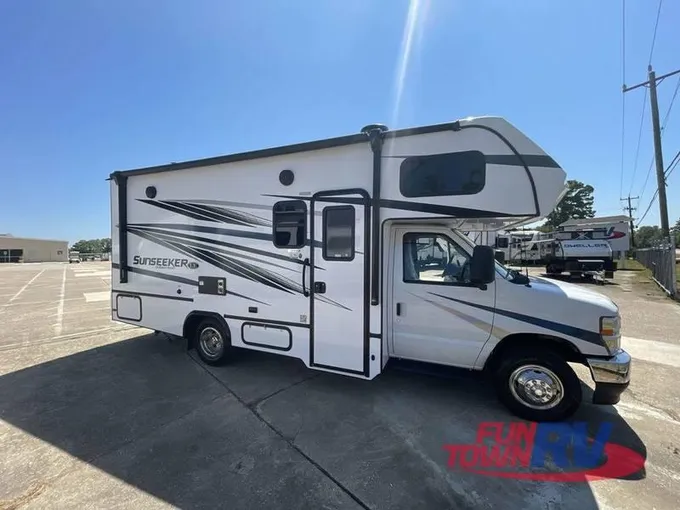 2024 Forest River Sunseeker LE 2550DSLE Ford 29ft for Sale