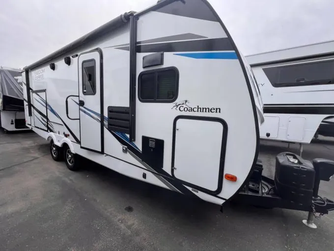 2022 Coachmen Freedom Express 259FKDS 25ft for Sale