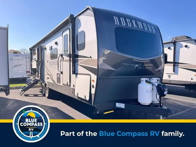 2024 Forest River Rockwood Ultra Lite 2706WS 33ft for Sale