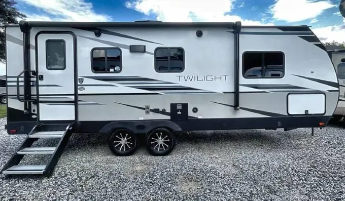 2022 Cruiser RV Twilight Signature 2100 25ft for Sale