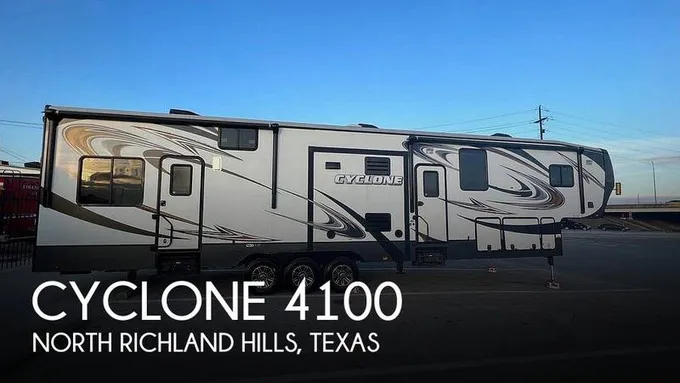 Heartland Cyclone 4100 Fifth Wheel 2014 for Sale
