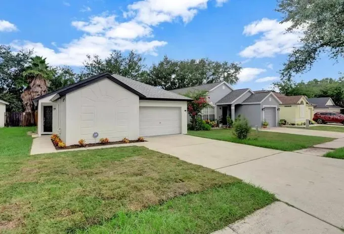 757 Cape Cod Cir, Valrico, FL 33594 - MLS T3502540 for Sale