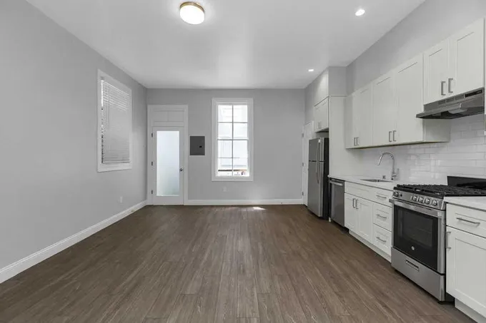 564A  570 Grove for Sale