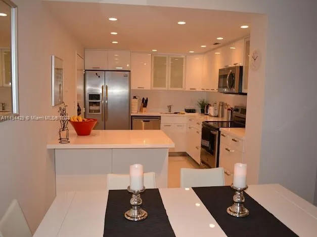 5555 Collins Avenue, Unit 5T, Miami Beach, FL 33140 for Sale