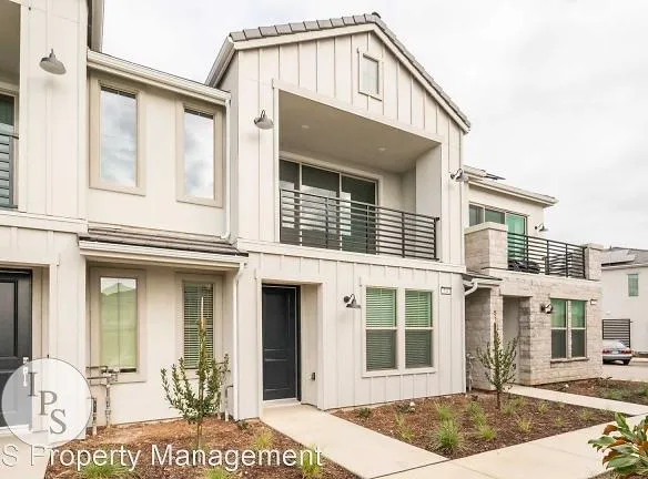 544 W Balsam Ln - Clovis, CA 93611 - Home For Rent