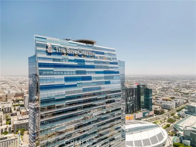 900 W Olympic 32D, Los Angeles CA 90015 for Sale