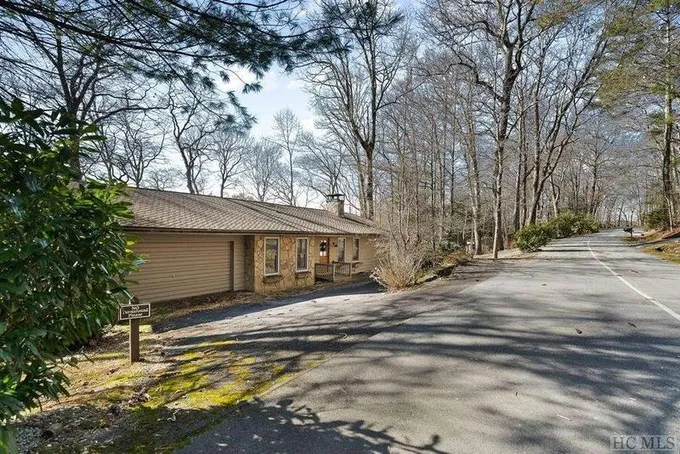 70 Oak Road, Highlands, NC 28741  621974331 for Sale