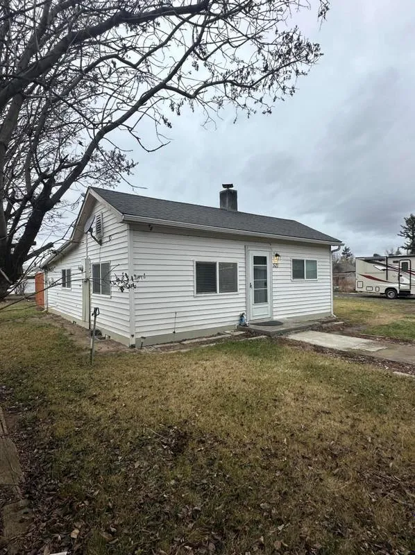 521 2nd Ave, Culver, OR 97734 - MLS 220175565 for Sale