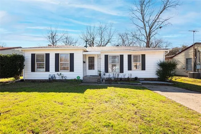 1718 Brake Dr, Carrollton, TX 75006 for Sale