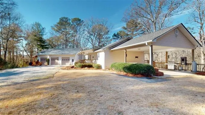 109 Barclay Street, Ellijay, GA 30540 for Sale