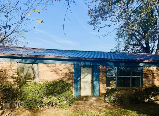 302 N Main St, Arp, TX 75750 for Sale