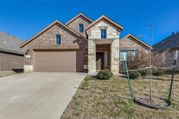 11917 Long Stone Dr, Burleson, TX 76028 for Sale