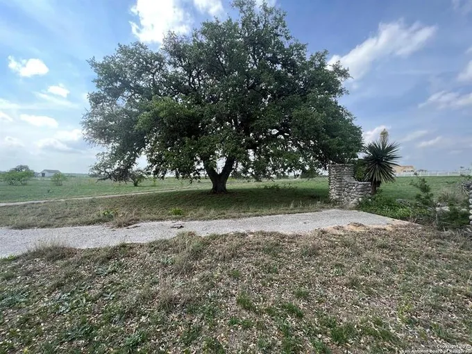 1004 Martingale Trail, Bandera, TX 78003 for Sale
