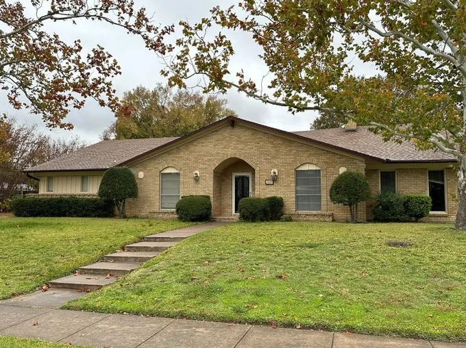 1605 Yarborough Dr, Sherman, TX 75092 - MLS 20475958 for Sale