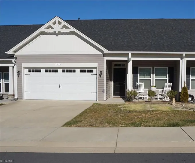 1674 Coopers Hawk Drive, Kernersville, NC 27284 for Sale
