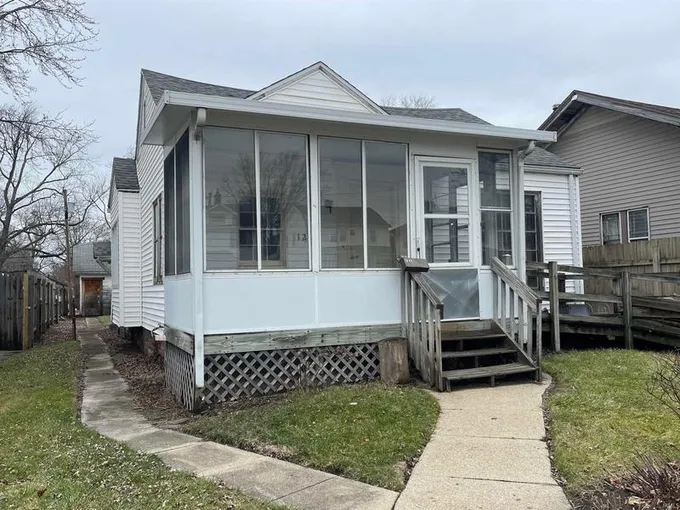 1213 East Ewing Avenue, South Bend, IN 46613 for Sale