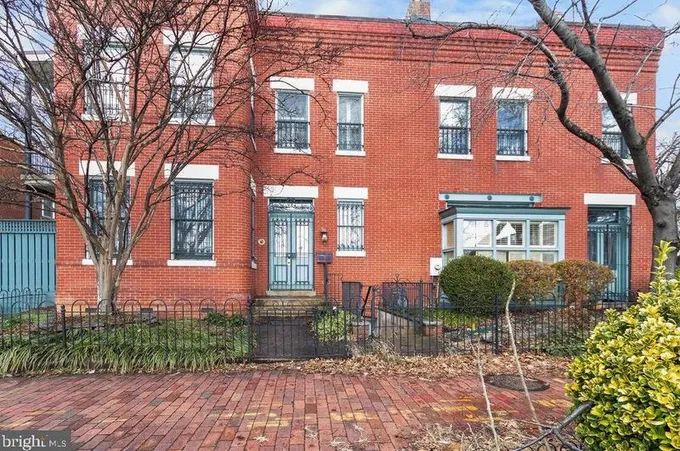 1250 D St SE, Washington, DC 20003 - MLS DCDC2127618 for Rent