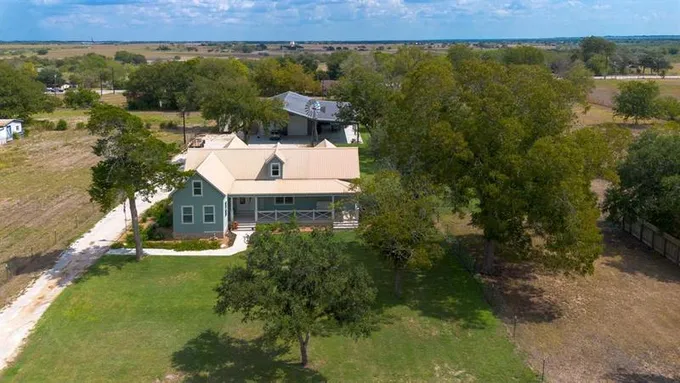 715 S Depot, Moulton, TX 77975 for Sale
