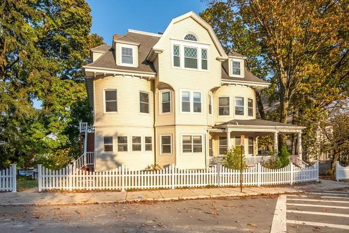 384 ARBORWAY, Boston, MA 02130 Multi Family For Sale  MLS# 73196895 for Rent