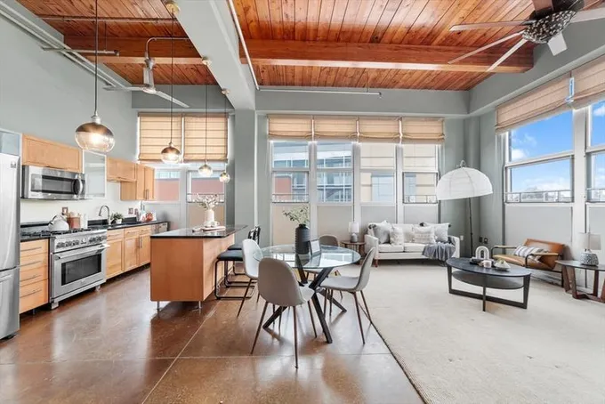 118 Holmes Street, Unit 302, Quincy, MA 02171 for Sale