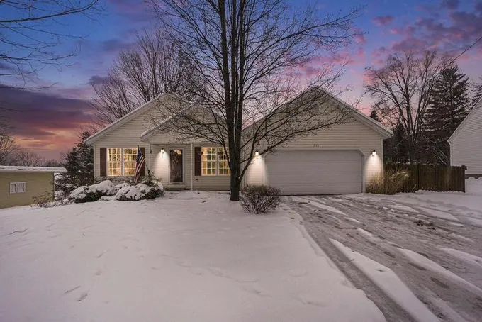 1501 Friendly Avenue, Portage, MI 49002  621001517 for Sale