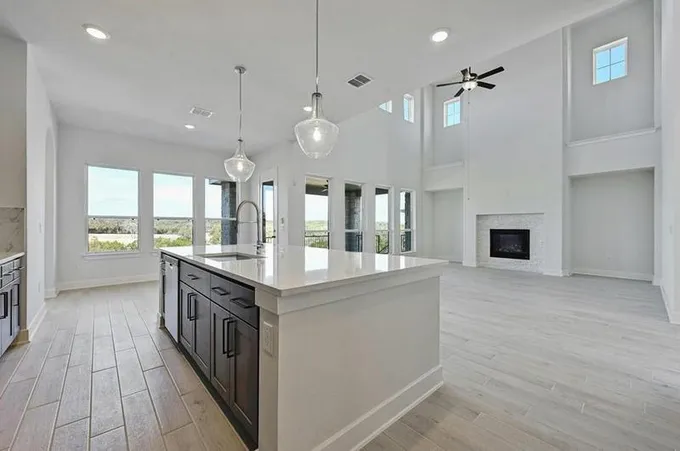 7520 Becasseau Dr, Austin, TX 78738 - MLS 7522304 for Sale