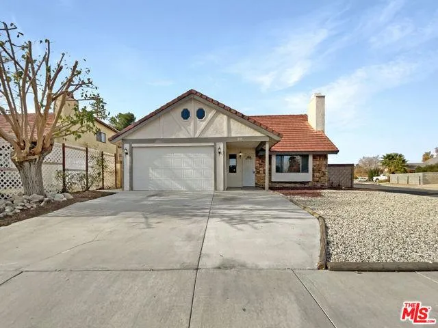 1734 Linda, Lancaster CA 93534 for Sale
