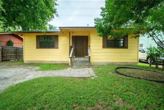 1111 Ebert Ave D, Austin, TX 78721 for Sale