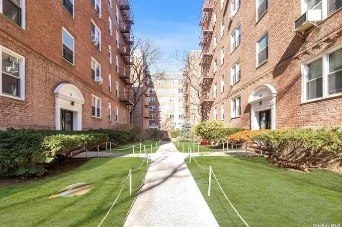 14439 Sanford Ave #2F, Flushing, NY 11355 - MLS 3530145 for Sale