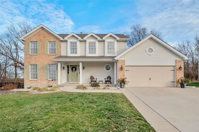 2812 FAIRWAY DR, Belleville, IL 62220 Single Family Residence For Sale  MLS# 23074829