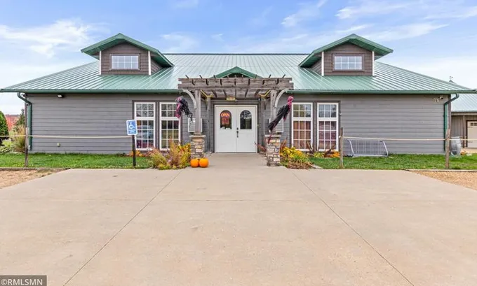 570 Coulee Trail, Troy Township, WI 54016 - MLS 6456811 for Sale