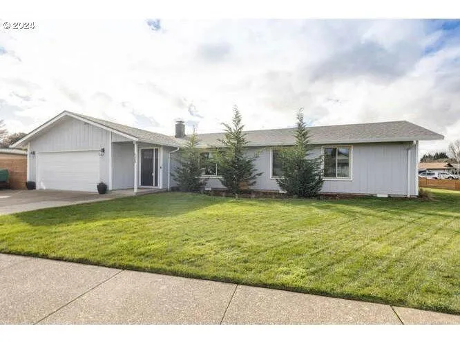 620 NE FULLER CT, Mc Minnville, OR 97128 Single Family Residence For Sale  MLS# 24620761