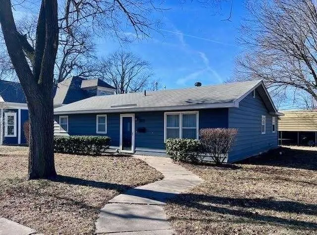 502 Walnut, Iola, KS 66749  620312607 for Sale