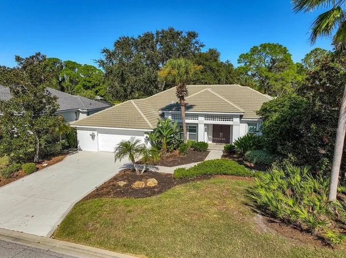 2009 White Feather Ln, Nokomis, FL 34275 - MLS A4588482 for Sale
