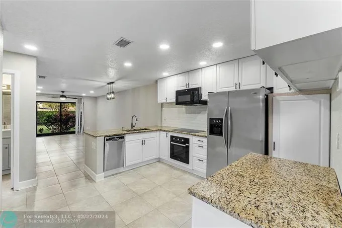 5290 GATE LAKE RD # 5290, Tamarac, FL 33319 Condo/Townhouse For Sale  MLS# F10423481