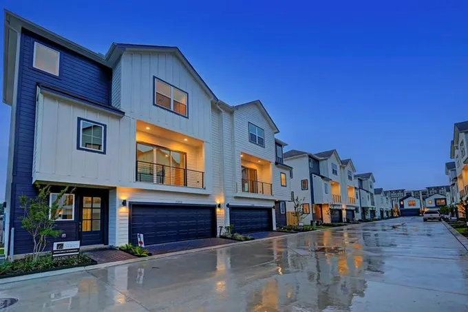 2208 Penny Derrick Lane, Houston, TX 77055 for Sale