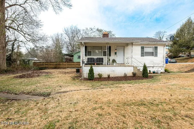 305 West Faunce Road, Oak Ridge, TN 37830 for Sale