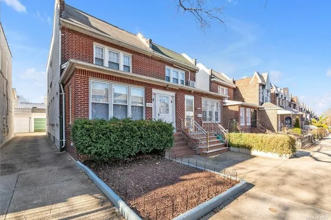 East Elmhurst, Queens County, NY House for sale Property ID: 418572624