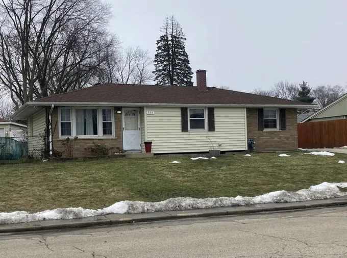 304 AMARILLO DR, Carpentersville, IL 60110 Single Family Residence For Sale  MLS# 11964091