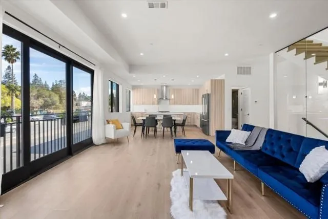 916 Woodside 916, Redwood City CA 94061 for Sale