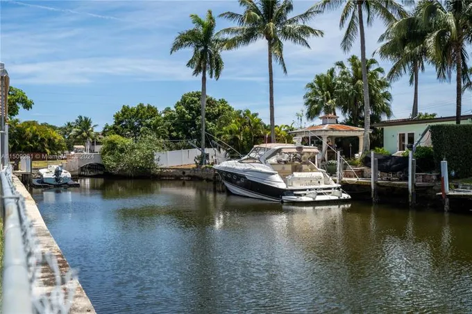 1405 Northwest 10th Street, Dania Beach, FL 33004 for Sale
