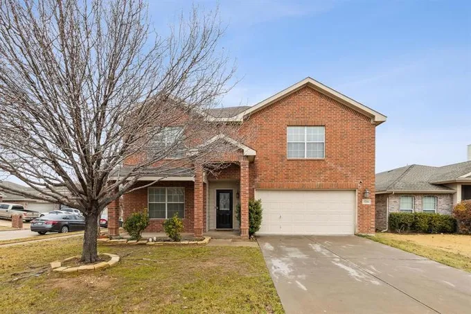 1216 Castle Springs Rd, Fort Worth, TX 76134 for Sale