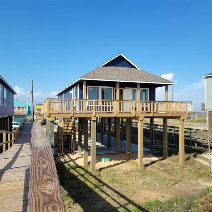 4835 Bluewater Dr, Surfside Beach, TX 77541 for Sale