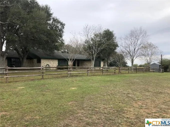 642 Martinez Road, Yoakum, TX 77995 for Sale