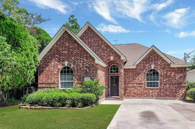 2512 Boss St, La Marque, TX 77568 for Sale