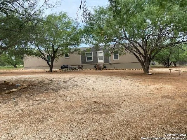138 Cr 2666, Devine, TX 78016 for Sale