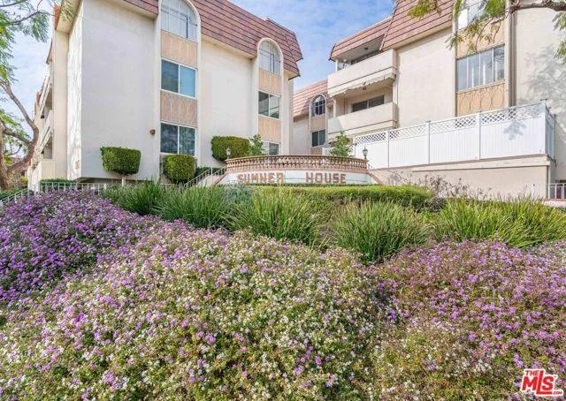 5625 Sumner 114, Culver City CA 90230 for Sale